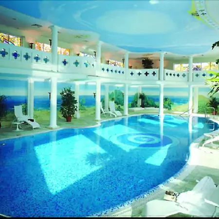 Altes Gymnasium Hotel 5*