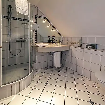 Altes Gymnasium 5*