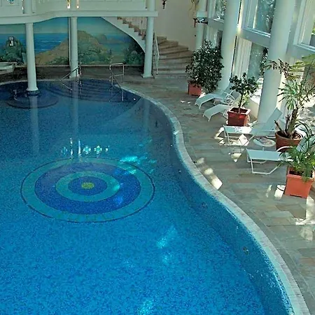 Altes Gymnasium 5*